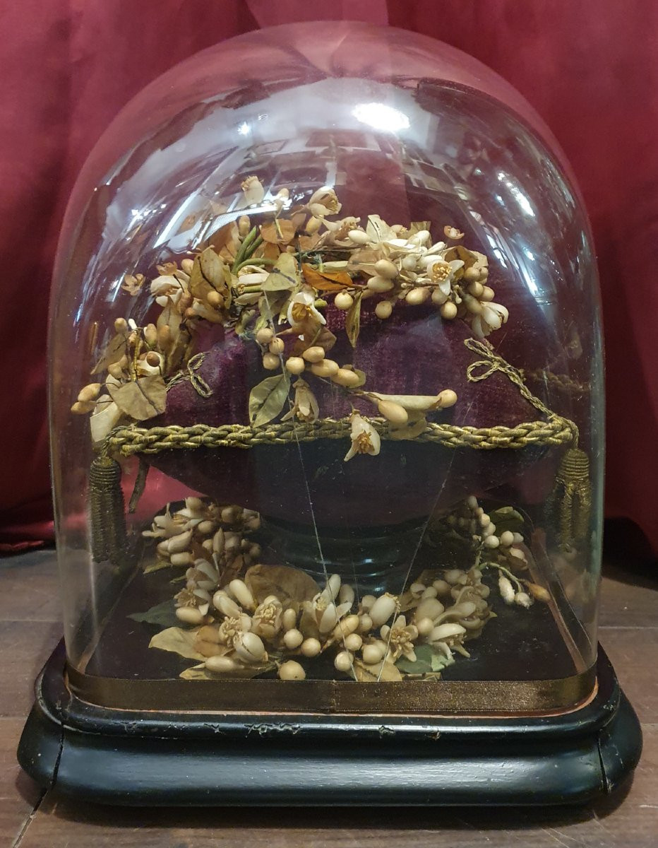 Globe de mariée Napoléon III à base carrée, avec couronne, bouquet et boucles d'oreilles-photo-3