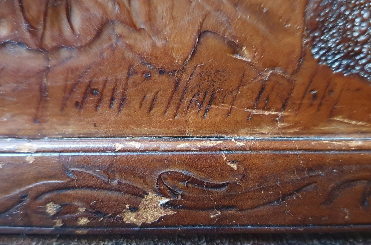 Coffret gainé de cuir gaufré et repoussé, décor naturaliste et scène d’Eve au Jardin d’Éden -photo-4