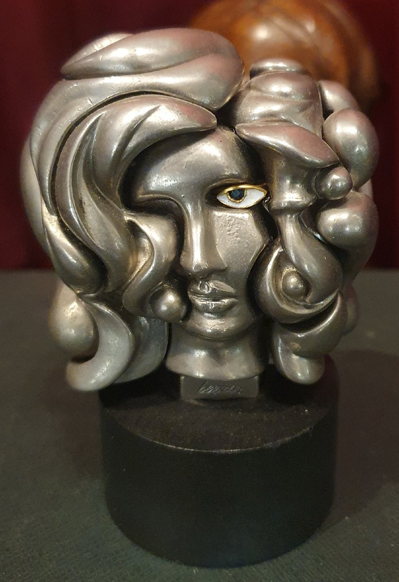 Sculpture « Portrait de Michèle » par Miguel Berrocal (1933–2006) et livre de montage-photo-2