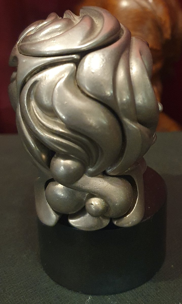 Sculpture « Portrait de Michèle » par Miguel Berrocal (1933–2006) et livre de montage-photo-1