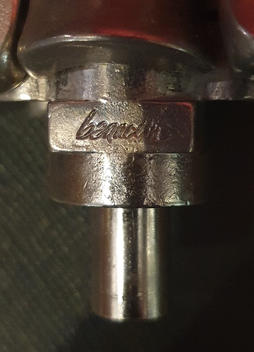 Sculpture « Portrait de Michèle » par Miguel Berrocal (1933–2006) et livre de montage-photo-3