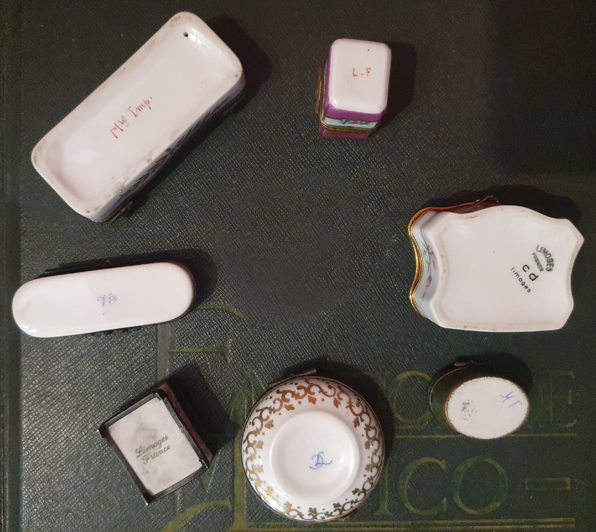 Collection Of Seven Miniature Porcelain Boxes – 20th Century-photo-4