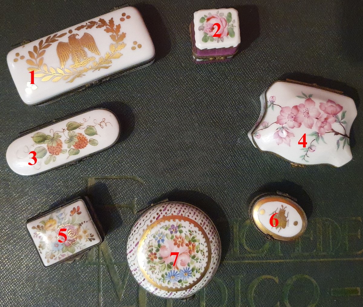 Collection Of Seven Miniature Porcelain Boxes – 20th Century-photo-1