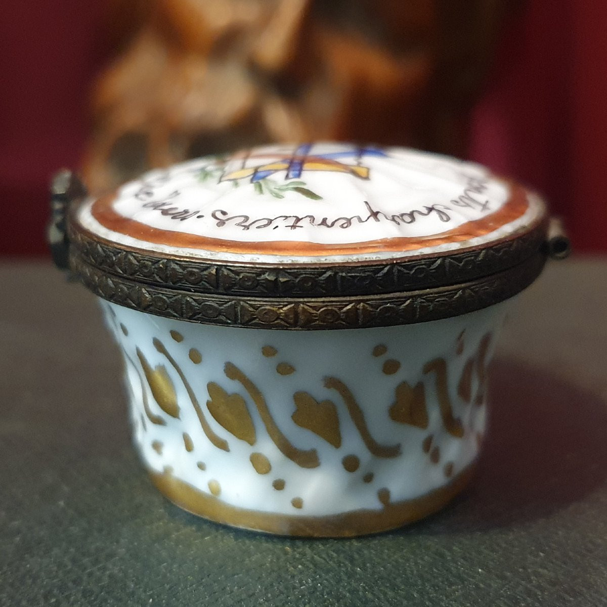 Boîte pilulier en porcelaine de compagnonnage fin XIXᵉ / début XXᵉ siècle-photo-3