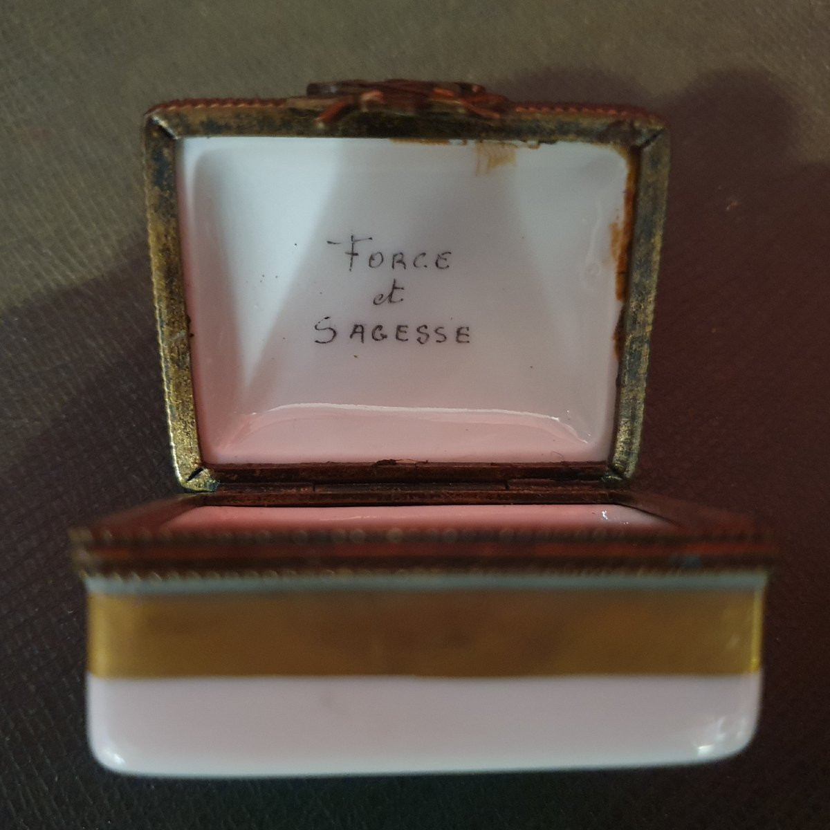 Miniature Porcelain Box With Masonic Decoration, Late 19th / Early 20th Century-photo-3