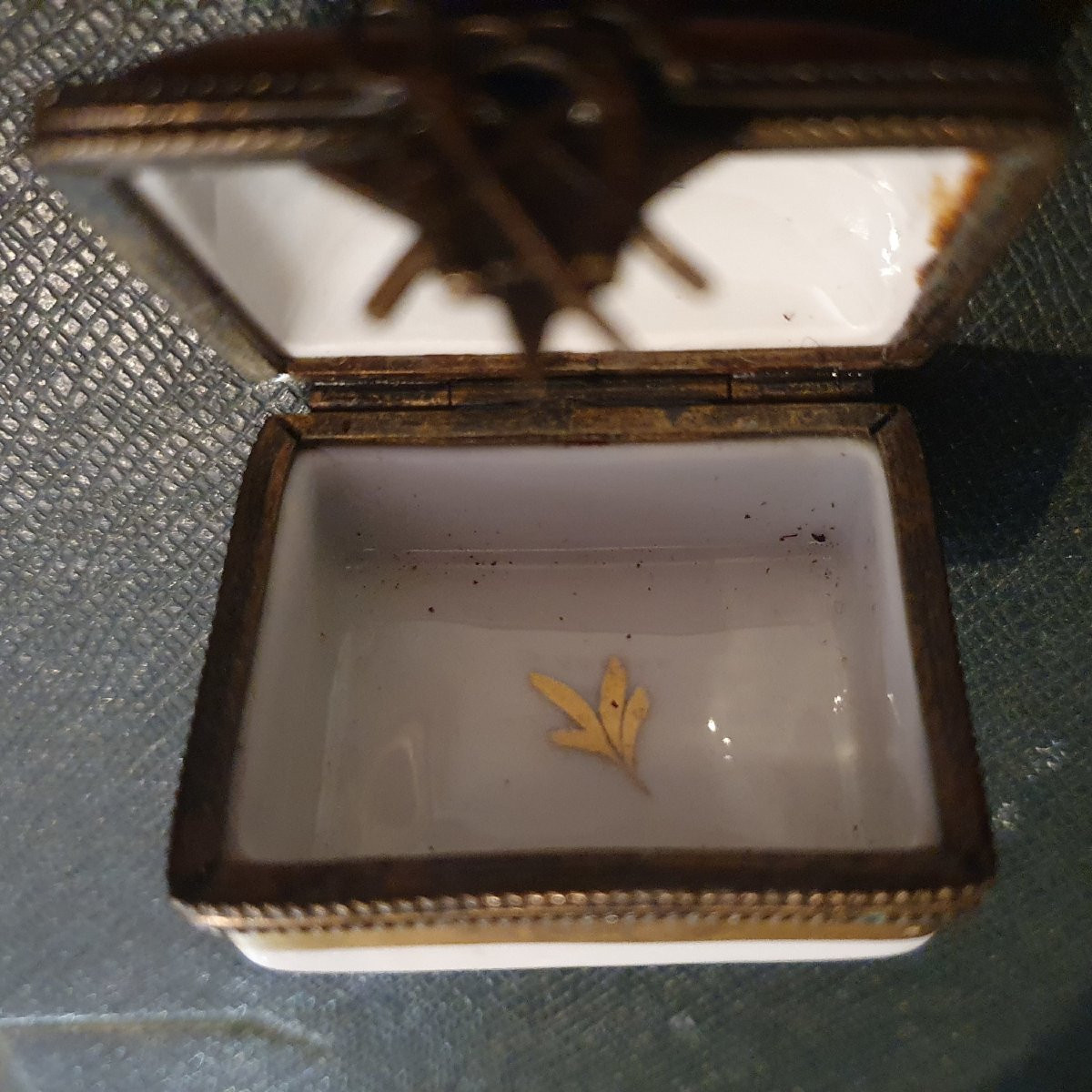 Miniature Porcelain Box With Masonic Decoration, Late 19th / Early 20th Century-photo-4