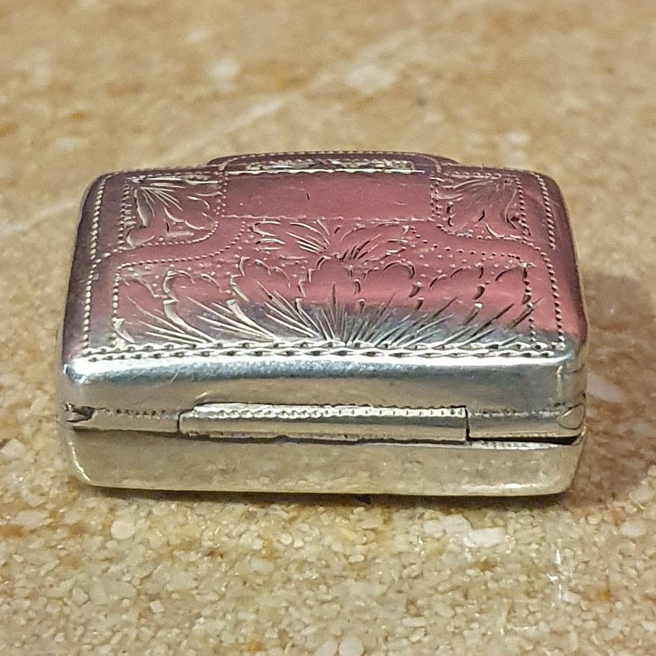 Vinaigrette de poche argent sterling et intérieur vermeil, Birmingham, 1825, Thomas Newbold-photo-1