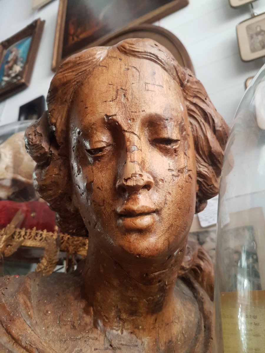 Bust Of Woman In Carved Wood 17th-photo-4