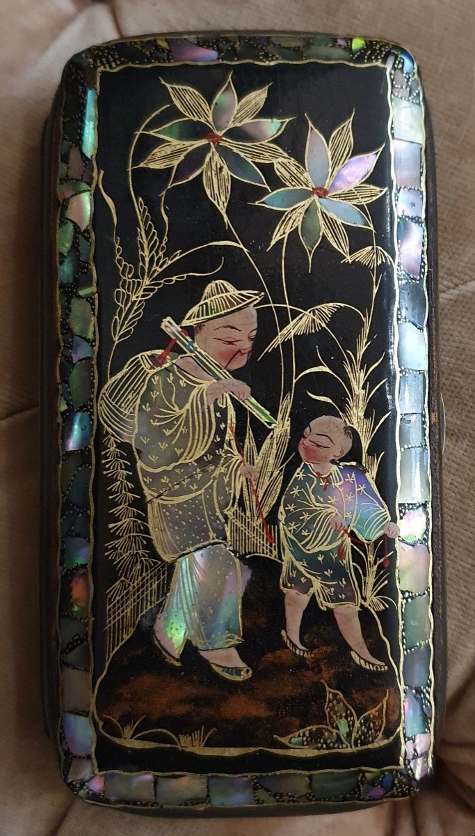 Cigarettes Case In Lacquer And Mother Of Pearl With Chinese Decoration Napoleon III