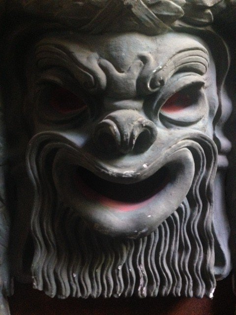 Grand masque décoratif style liberty provenant d'un cinéma de Rimini - Italie --photo-2