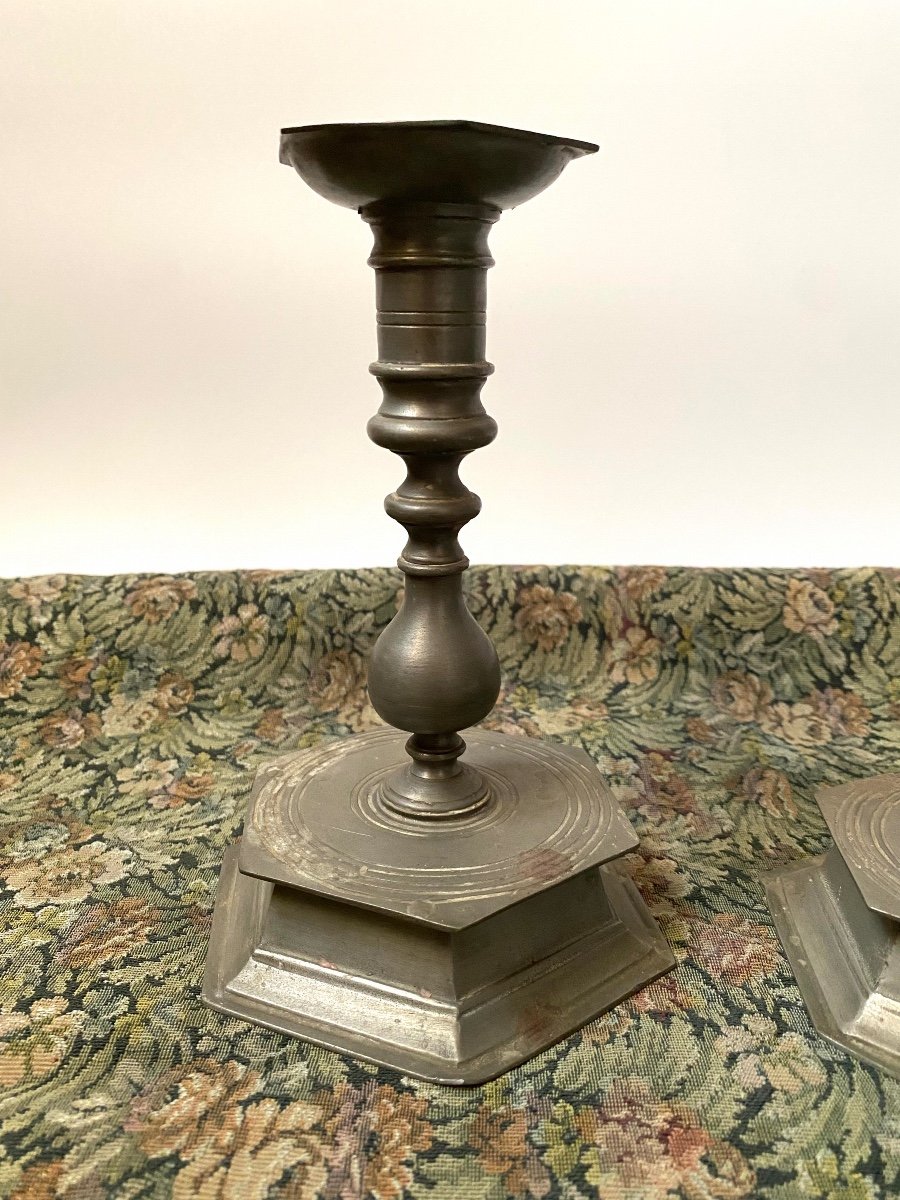 Rare Paire De Bougeoirs Chandeliers Italoen En étain-photo-1