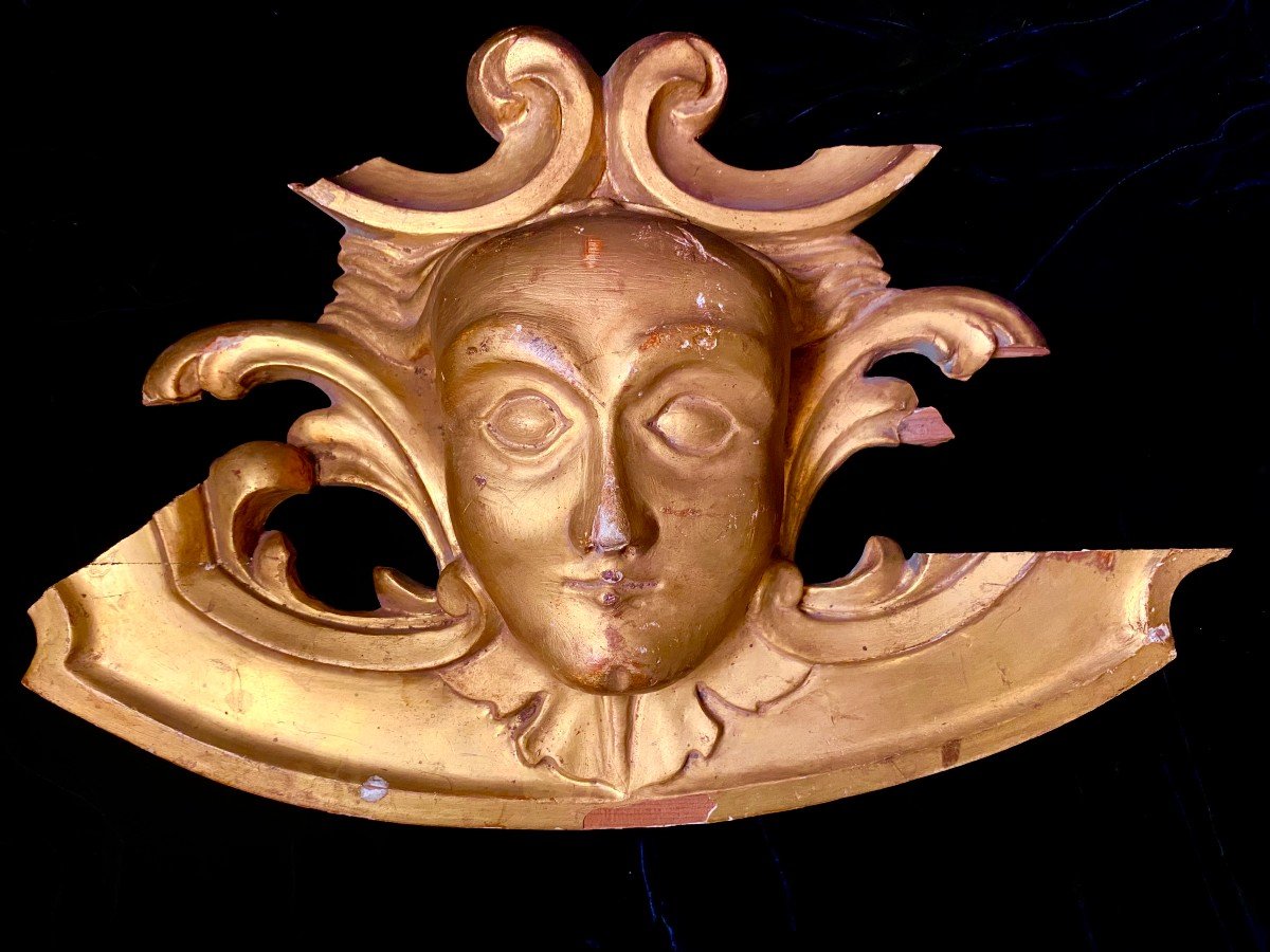 GRAND ÉLÉMENT DE CADRE VÉNITIEN AVEC MASQUE ENIGMATIQUE - VENISE XVIIIÈME SIÈCLE