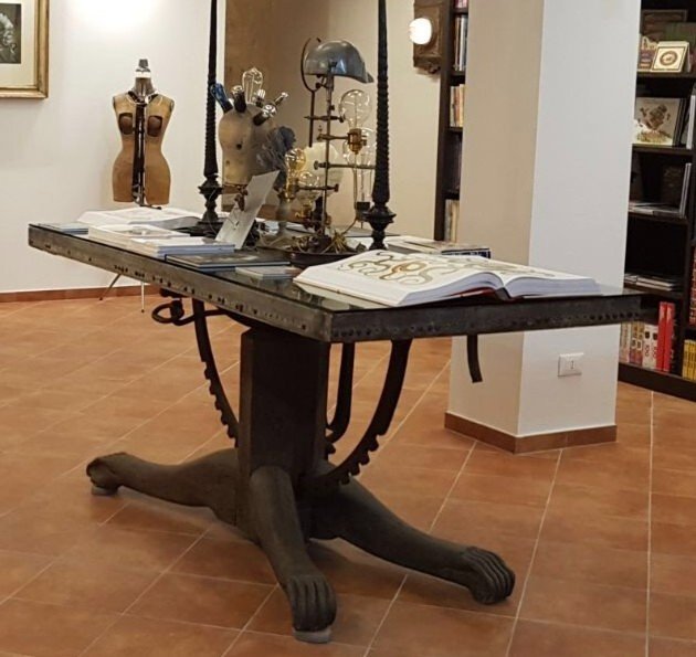 Exceptional Late 18th Century Anatomist's Table With Forged Skull-photo-4