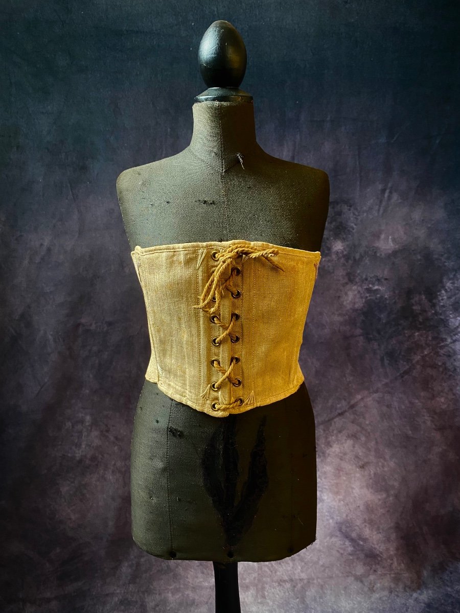 Antique Mannequin With Vintage Corset-photo-1