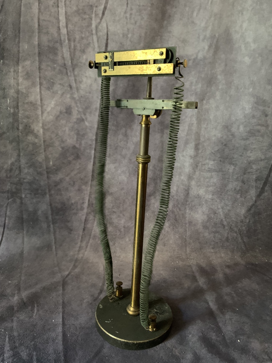 Instrument scientifique ancien pour expériences thermiques, appelé « thermopile », signé Dubosq