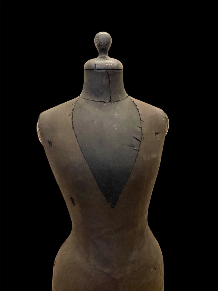 Mannequin iconique  ancien « métaphysique » « dadaïste » représentant un garçon-photo-2