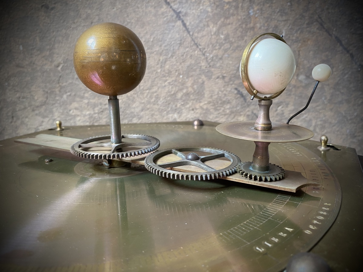 Rare planétarium orrery de table à mécanisme à ressort-photo-2