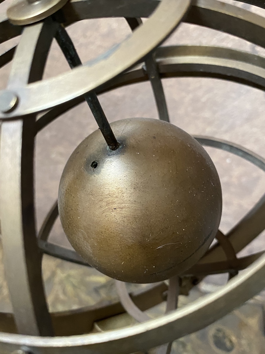 UNE SPHÈRE ARMILLAIRE VINTAGE EN LAITON, TRÈS DÉCORATIVE.-photo-4