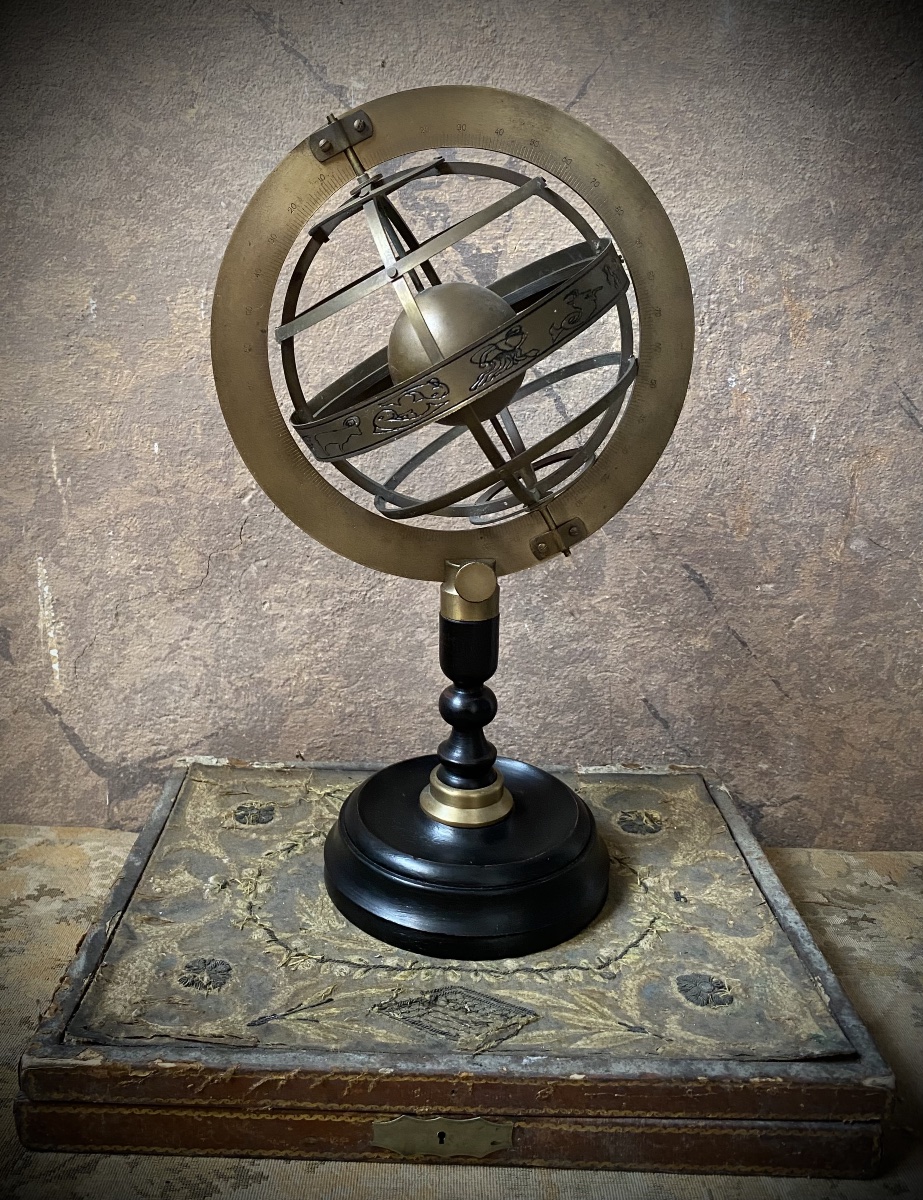 UNE SPHÈRE ARMILLAIRE VINTAGE EN LAITON, TRÈS DÉCORATIVE.-photo-6