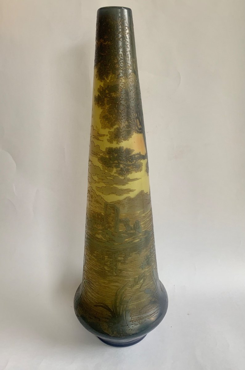 De Vez, Vase à Décor De Paysage Lacustre 