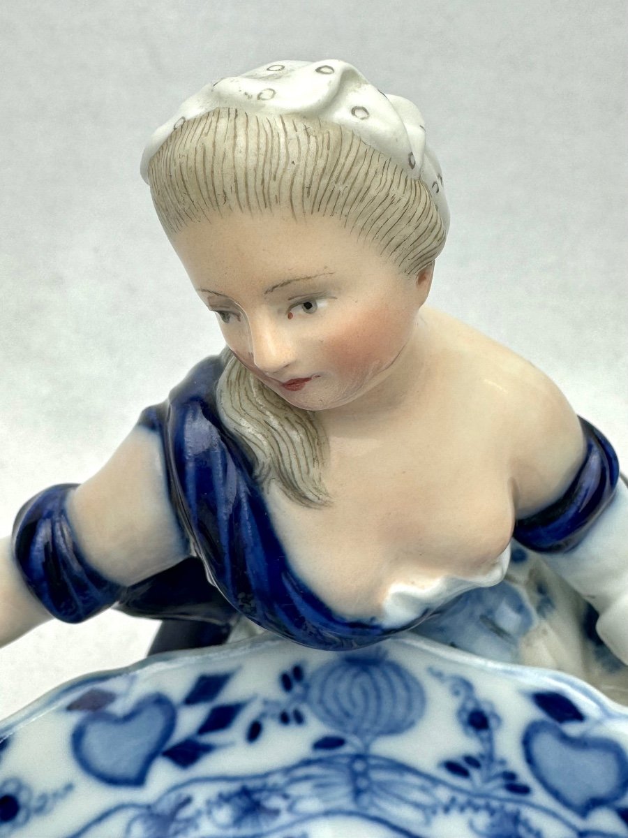 Meissen, Figurine De Dame Conçu Pour Le Sel Et Le Poivre-photo-2
