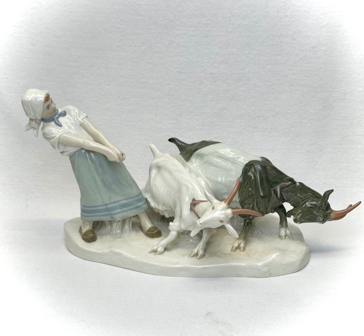 Meissen - Young Girl With Goats -photo-4