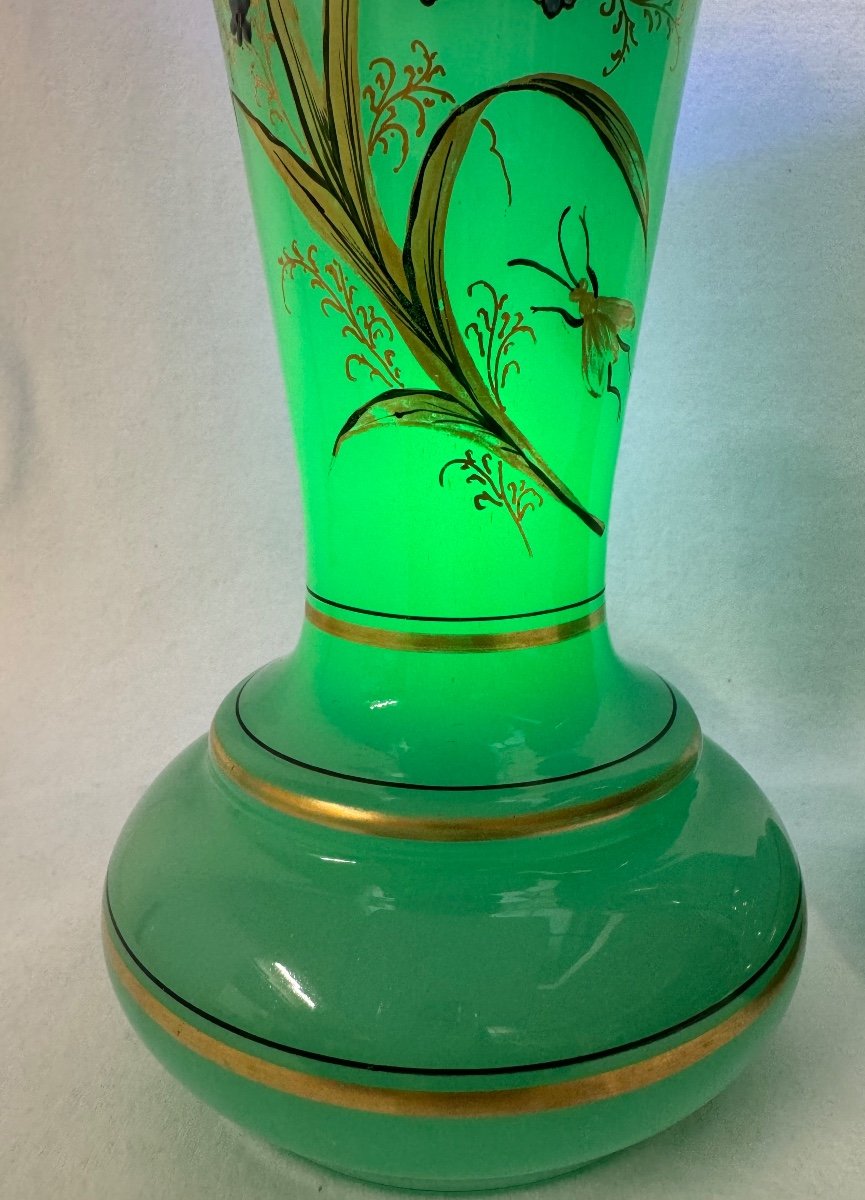Pair De Vases Baccarat  En Opaline  Vert Ouraline -photo-6