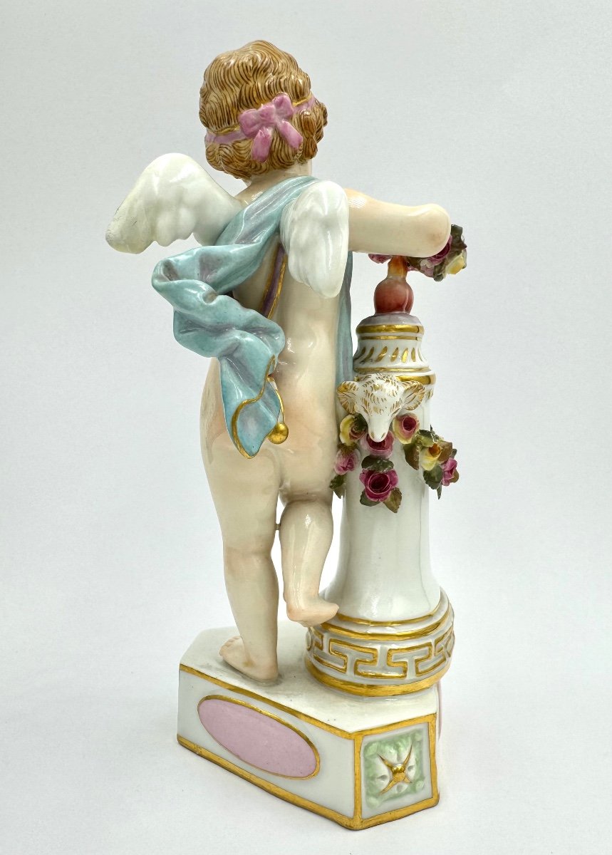 Meissen Porcelain Cupid Figure “i Crown Them”-photo-4