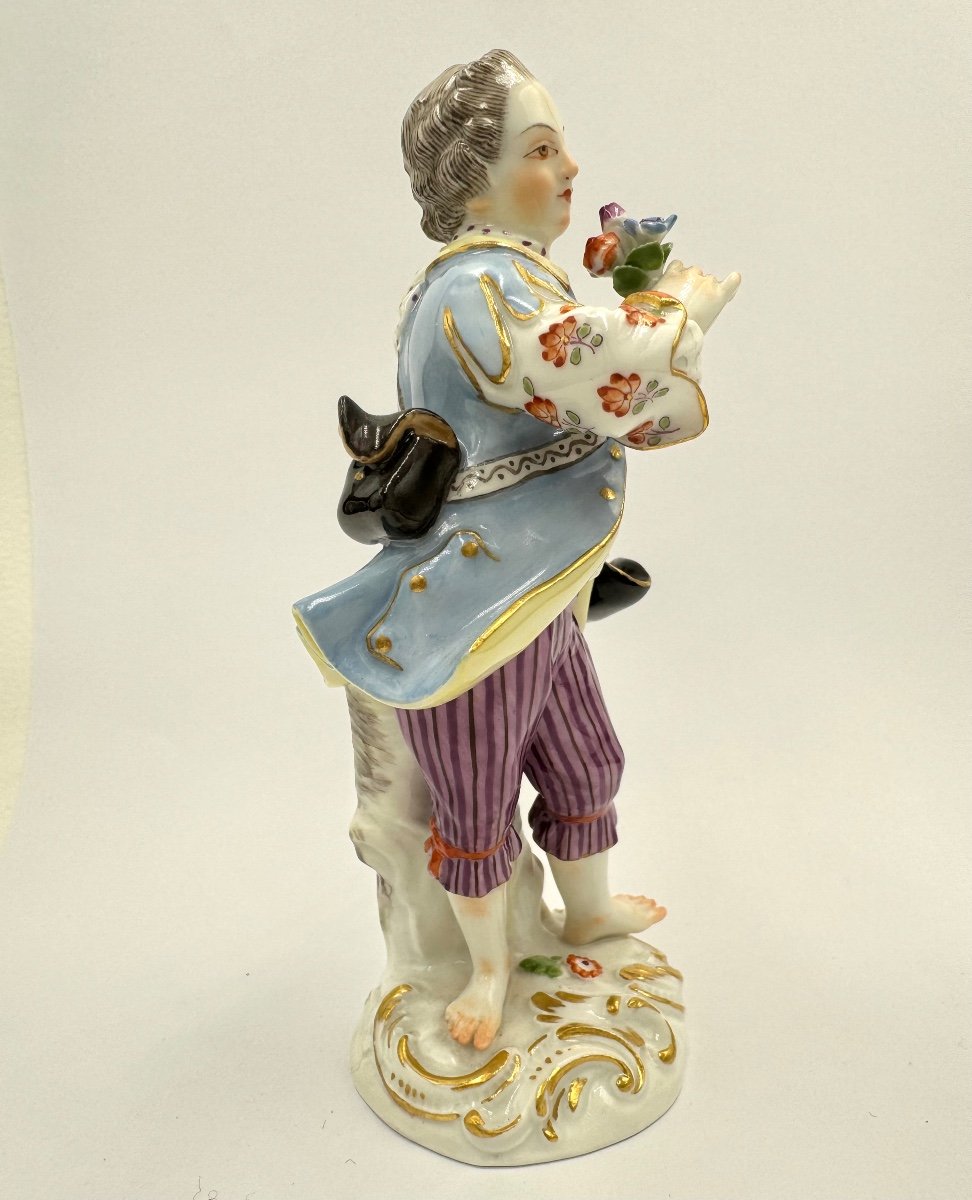 Meissen Porcelain Figurine - Child Gardener With Hat In Hand-photo-1