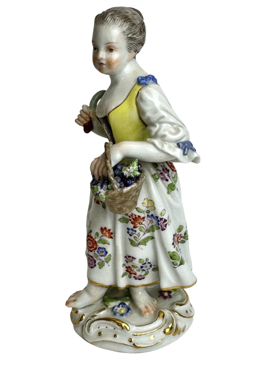 Meissen - Porcelain Figurine Child Gardener With Wine Basket-photo-2