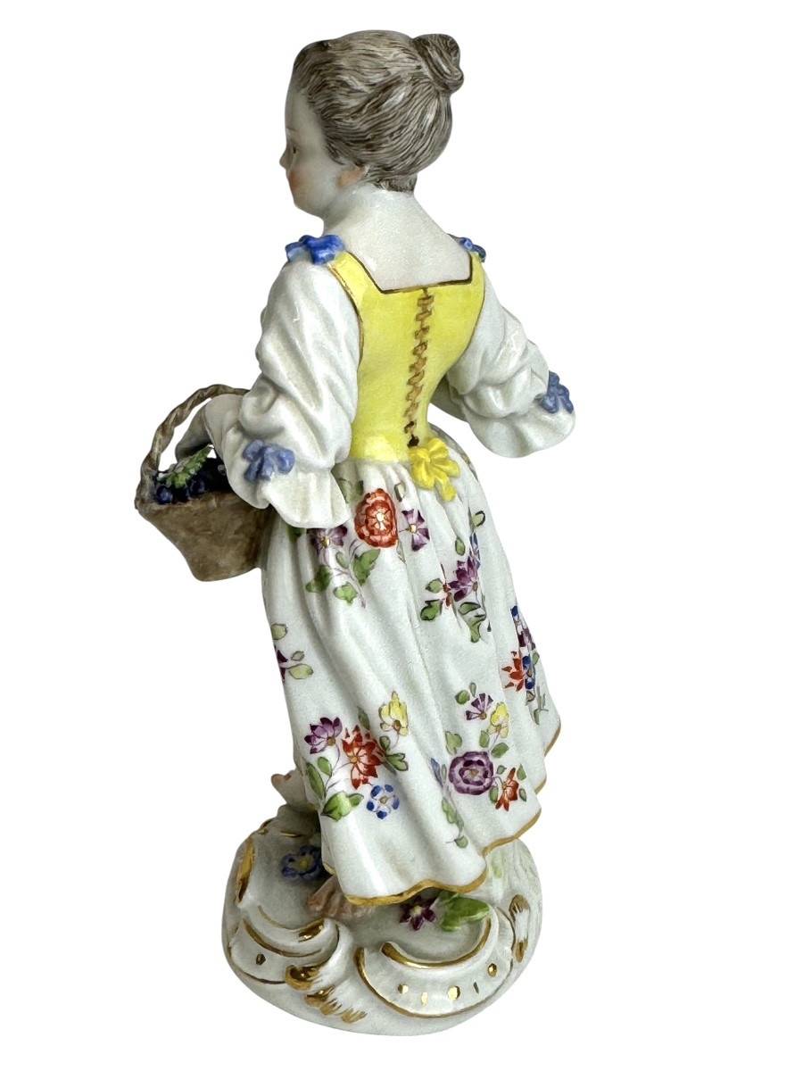Meissen - Porcelain Figurine Child Gardener With Wine Basket-photo-3