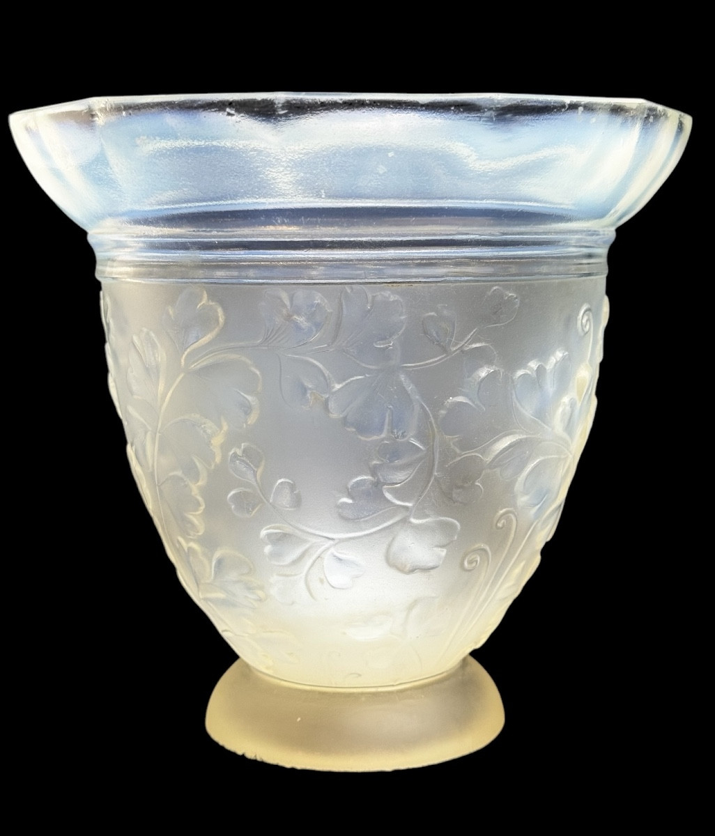 Etling - Opalescent Glass Vase With Maidenhair Fern Decor