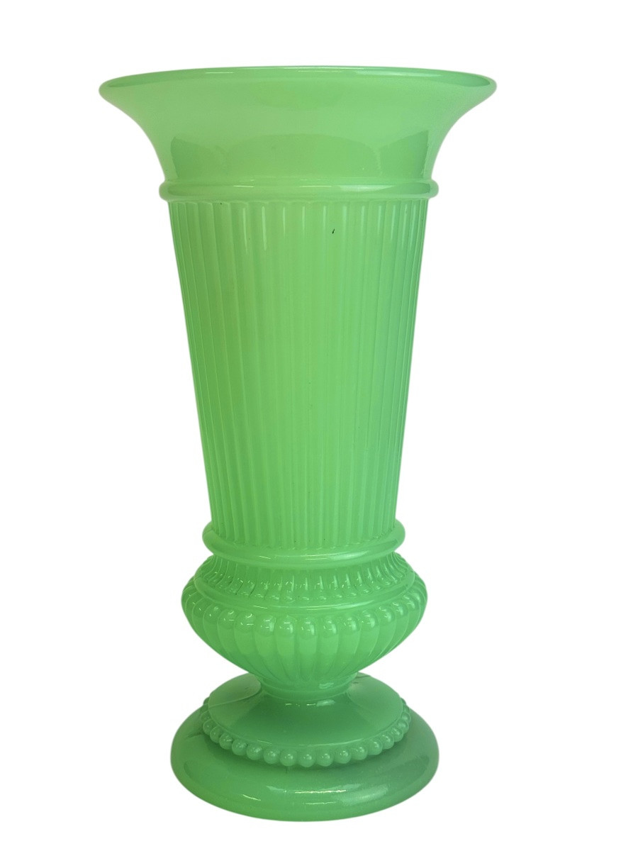 Baccarat - Uraline Opaline Vase -photo-3