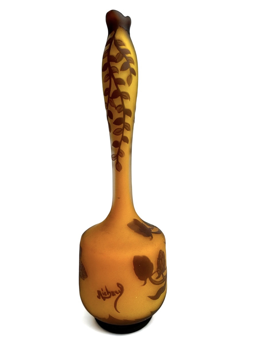 Richard - Single Flower Vase With Wild Hops Decoration -photo-4