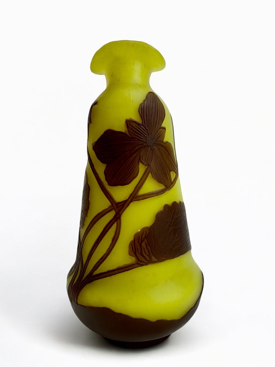 Richard - Vase With Floral Decoration -photo-2