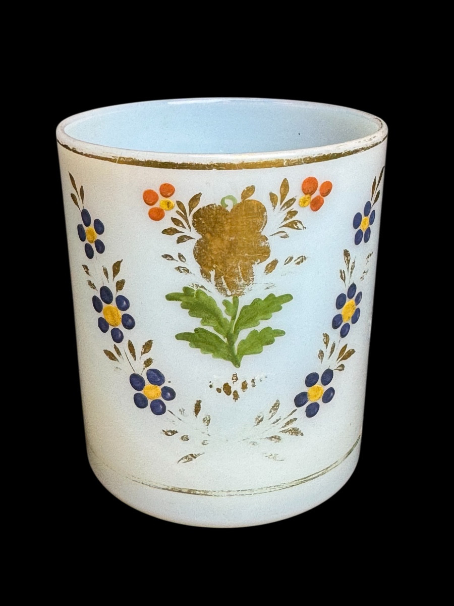 Jean-Baptiste Desvignes, Gobelet En Opaline A Décor des Fleurs 
