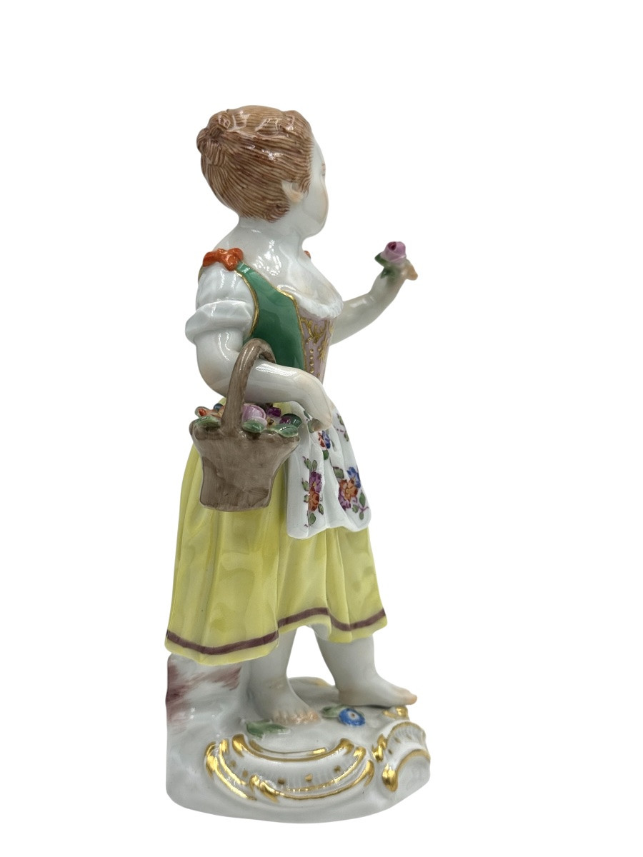 Meissen - Porcelain Figurine Of A Child Gardener With A Basket Of Flowers-photo-2