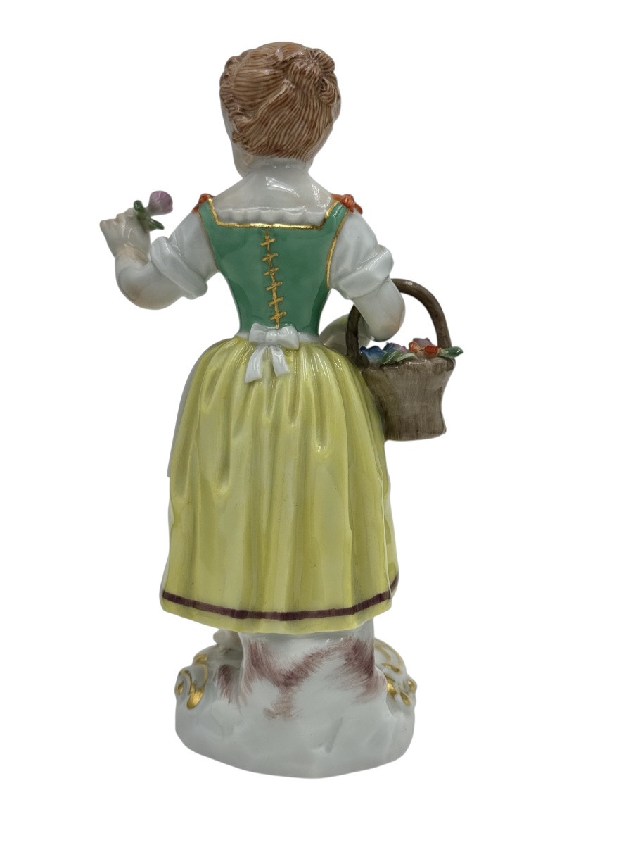 Meissen - Porcelain Figurine Of A Child Gardener With A Basket Of Flowers-photo-3