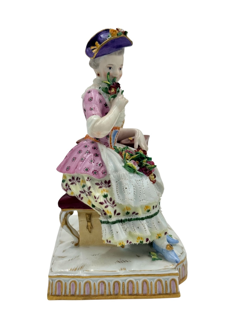 Meissen - Figurine en porcelaine, allégorie des 5 sens, L'Odeur-photo-3