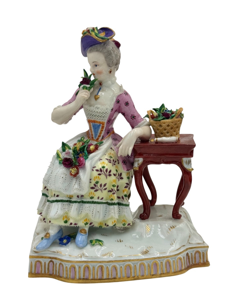 Meissen - Figurine en porcelaine, allégorie des 5 sens, L'Odeur