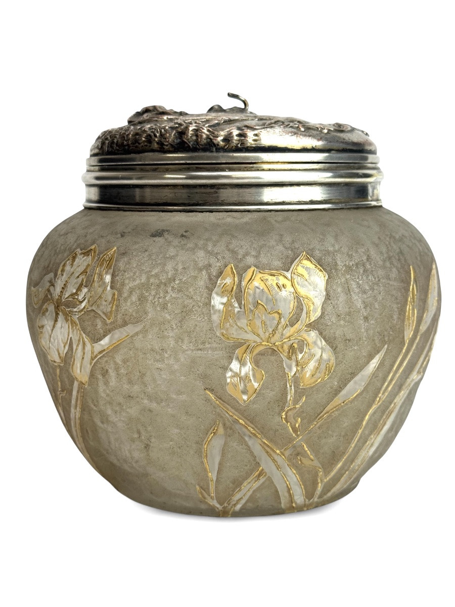 Victor Saglier - Candy Box Decorated With Lilies And Thistles -photo-2