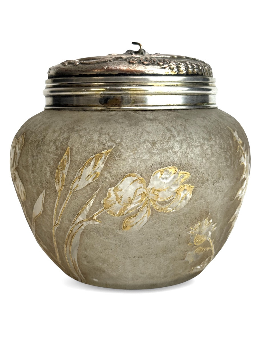 Victor Saglier - Candy Box Decorated With Lilies And Thistles -photo-3