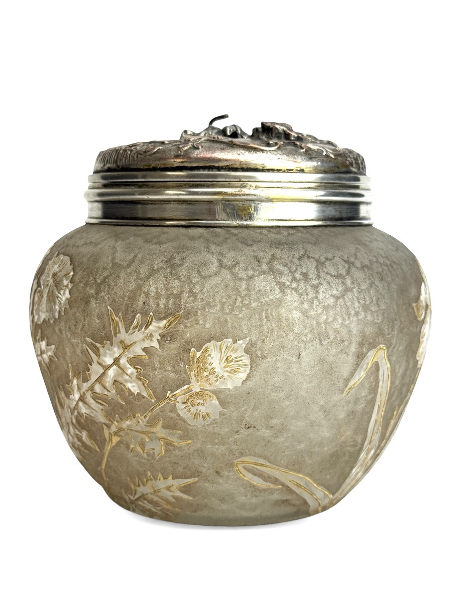 Victor Saglier - Candy Box Decorated With Lilies And Thistles -photo-1