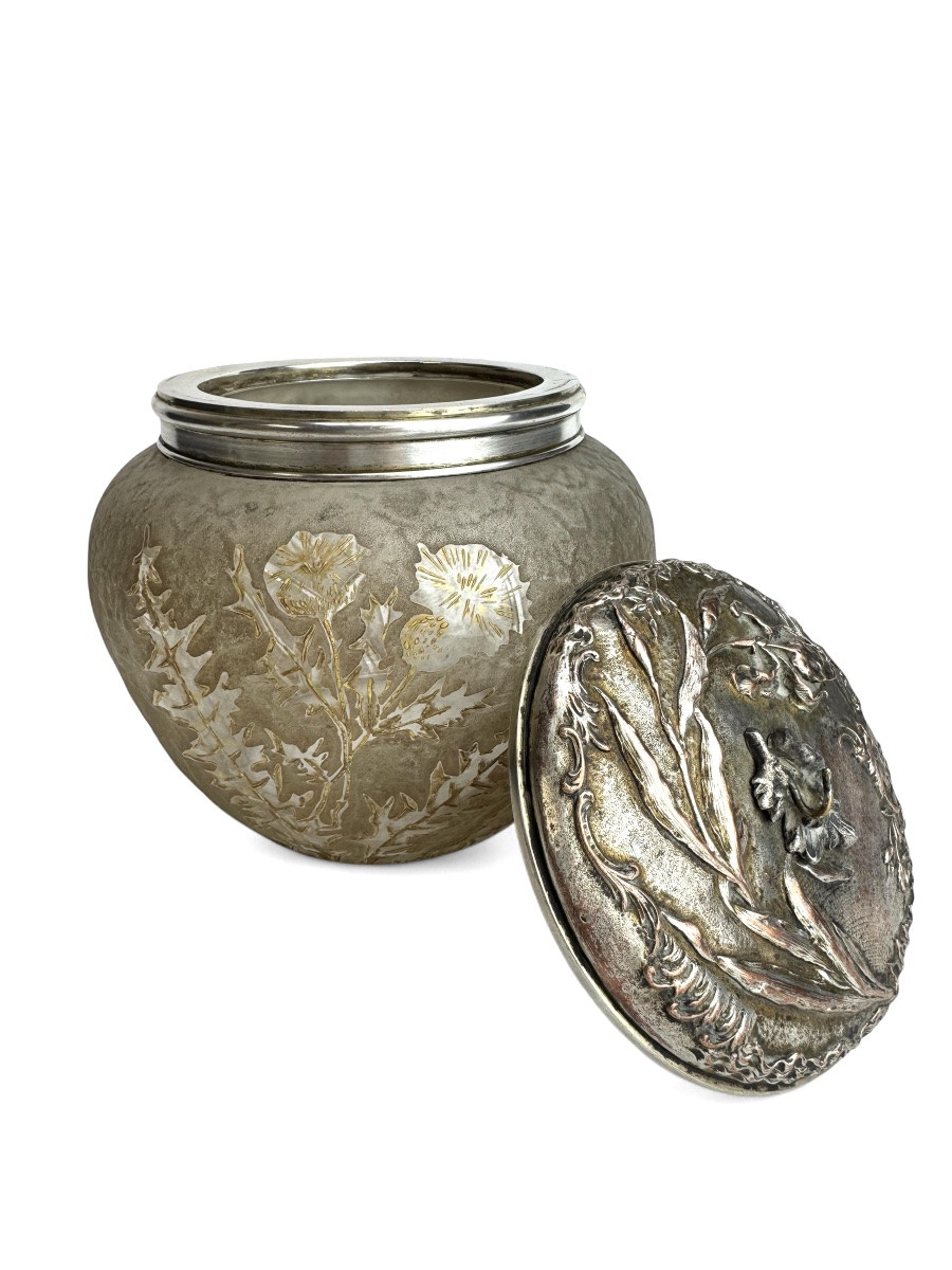 Victor Saglier - Candy Box Decorated With Lilies And Thistles -photo-5