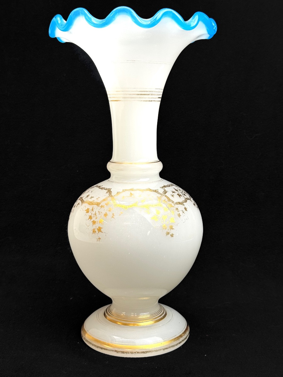 Baccarat Opaline Vase -photo-4