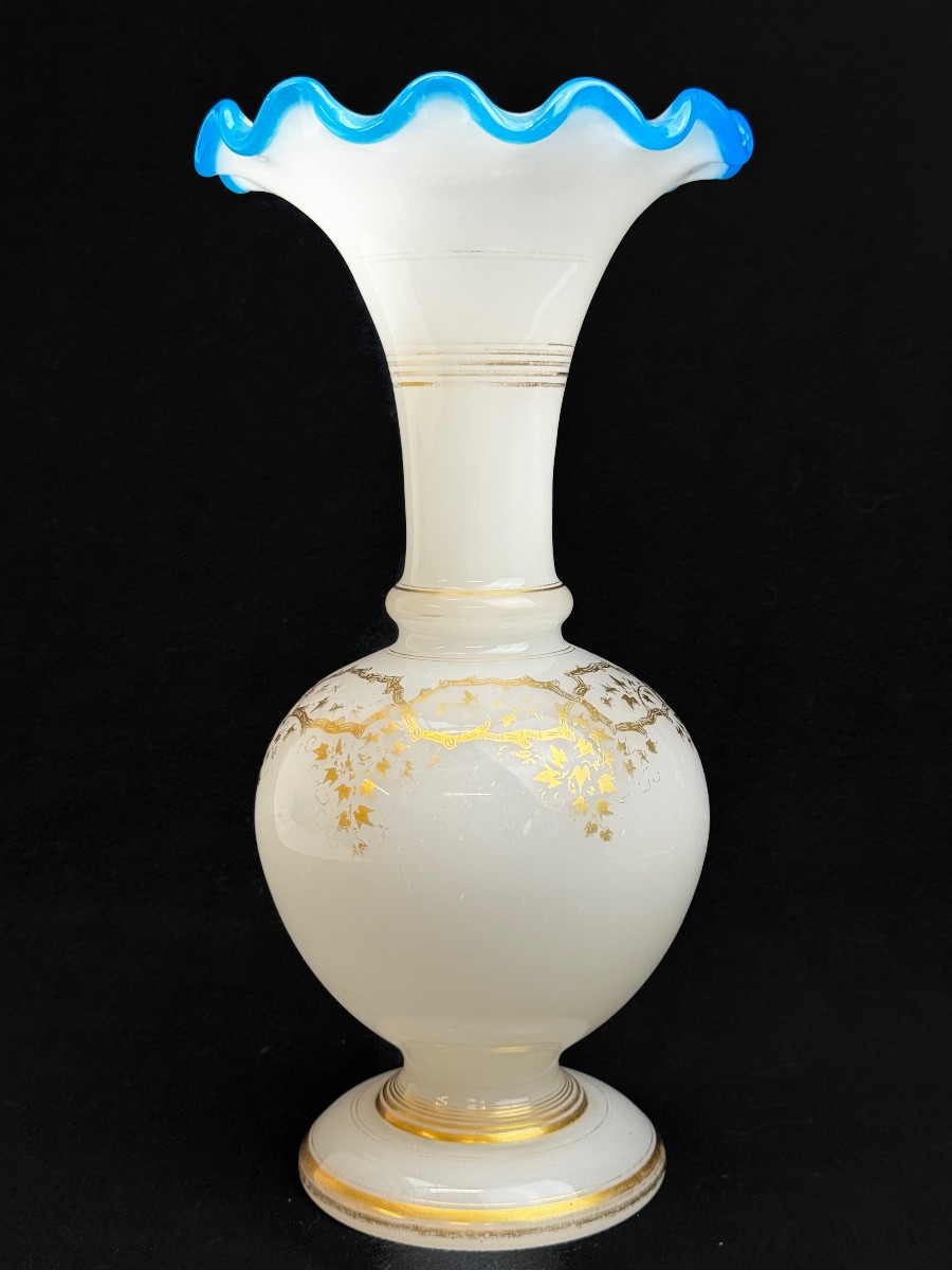 Baccarat Opaline Vase -photo-1