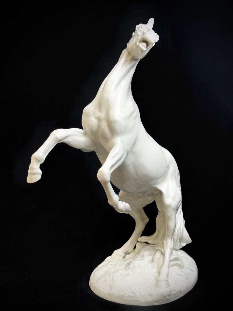 Meissen grande figure en porcelaine "Étalon Maestoso"-photo-2