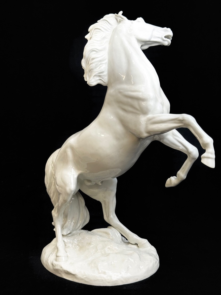 Meissen grande figure en porcelaine "Étalon Maestoso"-photo-3