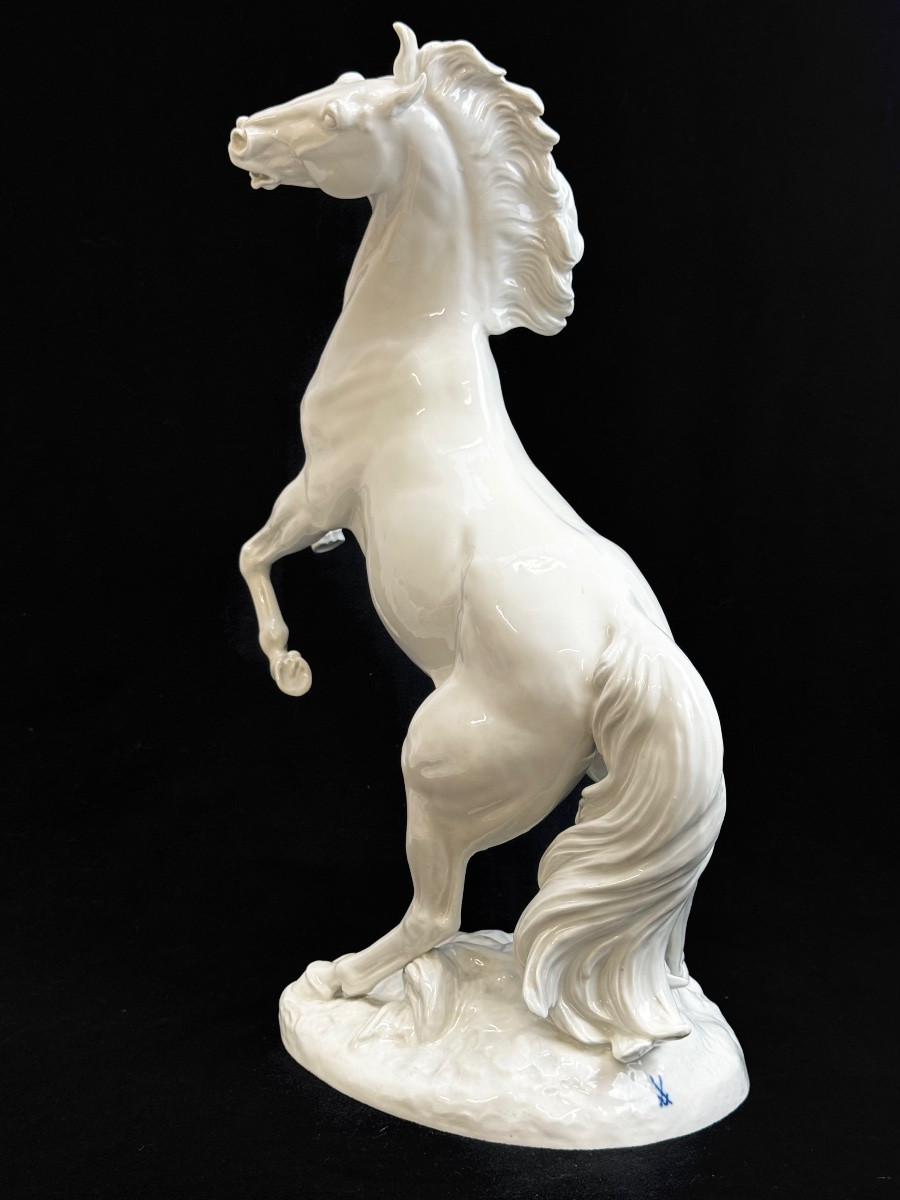 Meissen grande figure en porcelaine "Étalon Maestoso"-photo-1