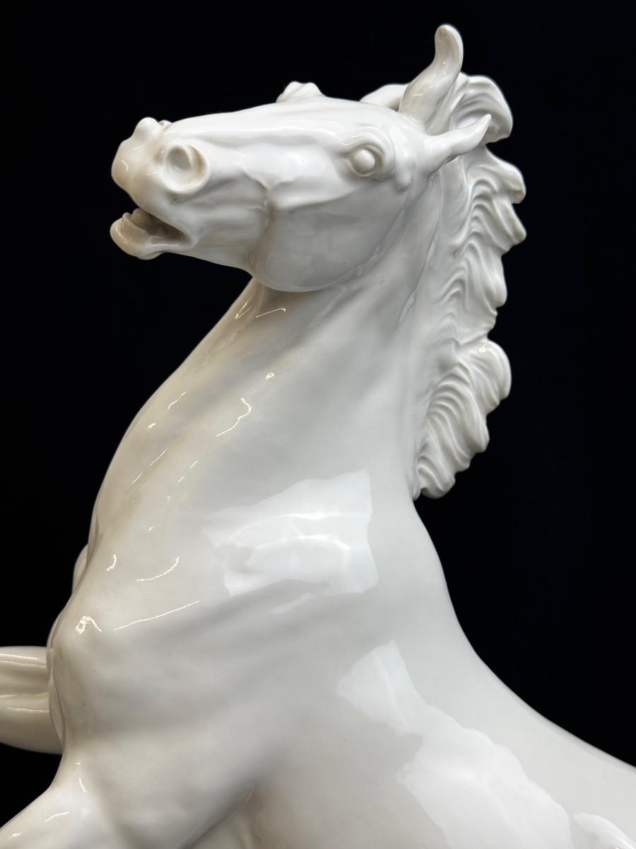 Meissen grande figure en porcelaine "Étalon Maestoso"-photo-2